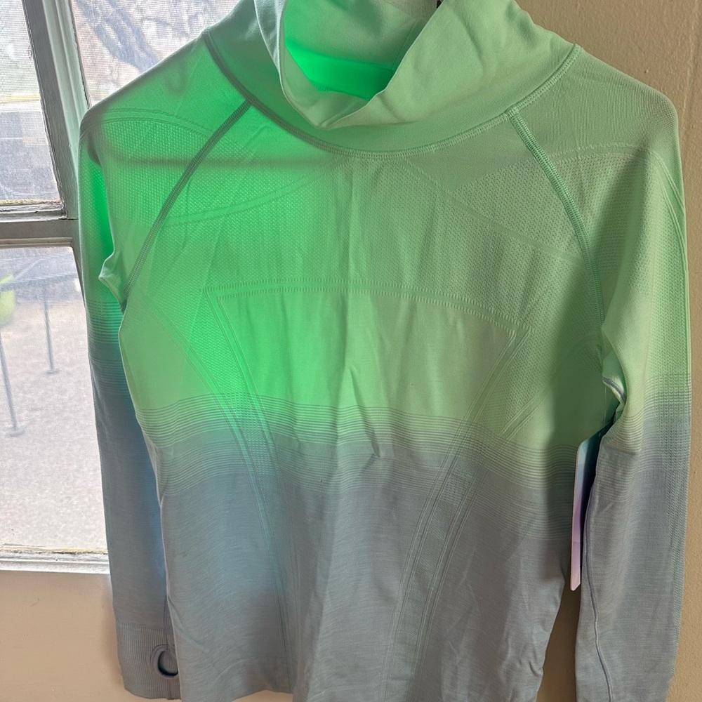 NWT Ivivva Fastest Pullover Size 14